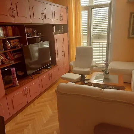 Navis Apartment