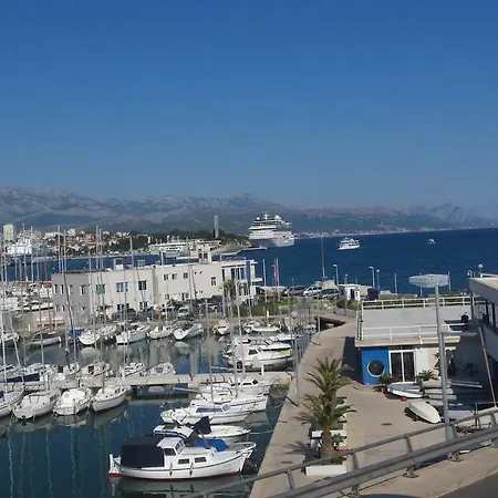 Navis Split